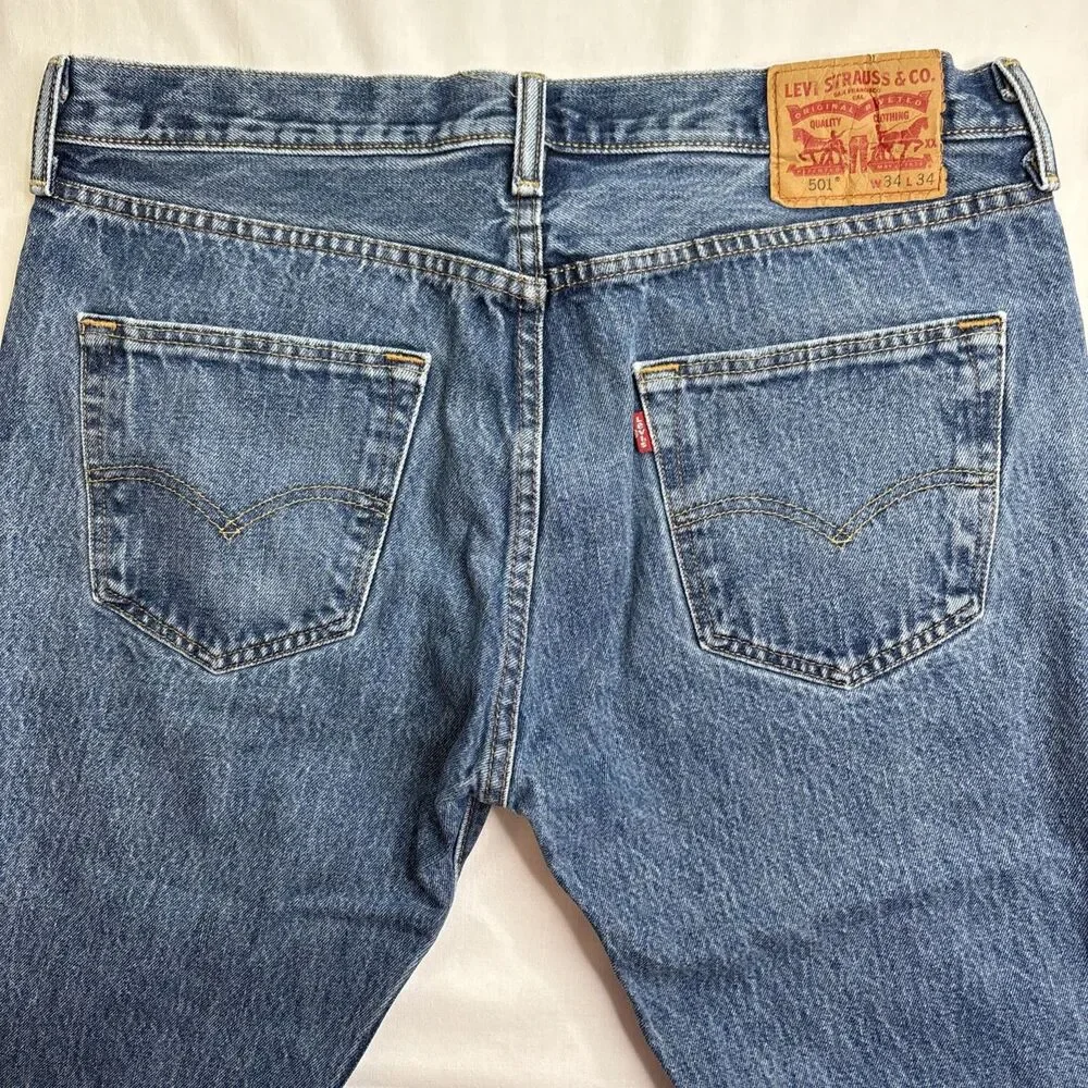 Levi's 501 Men's Jeans Size 34x34 Blue Denim Red Tab Straight button front.